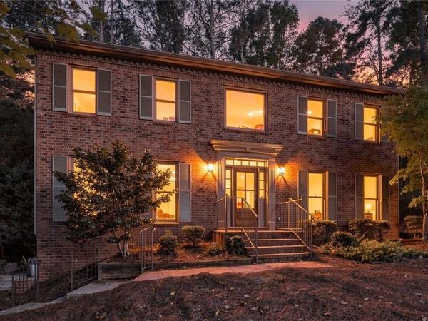 8020 Willow Tree Way , Alpharetta, GA 30005