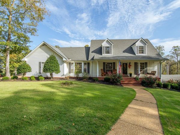 1075 Hwy 203 , Savannah, TN 38372