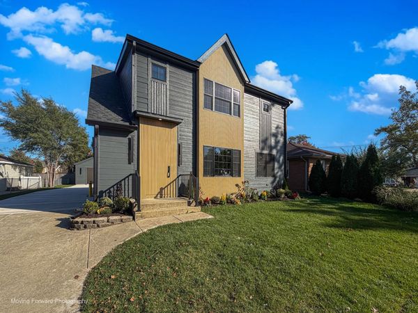 857 S Poplar Avenue , Elmhurst, IL 60126