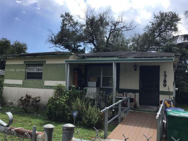 1780 NW 82nd St , Miami, FL 33147