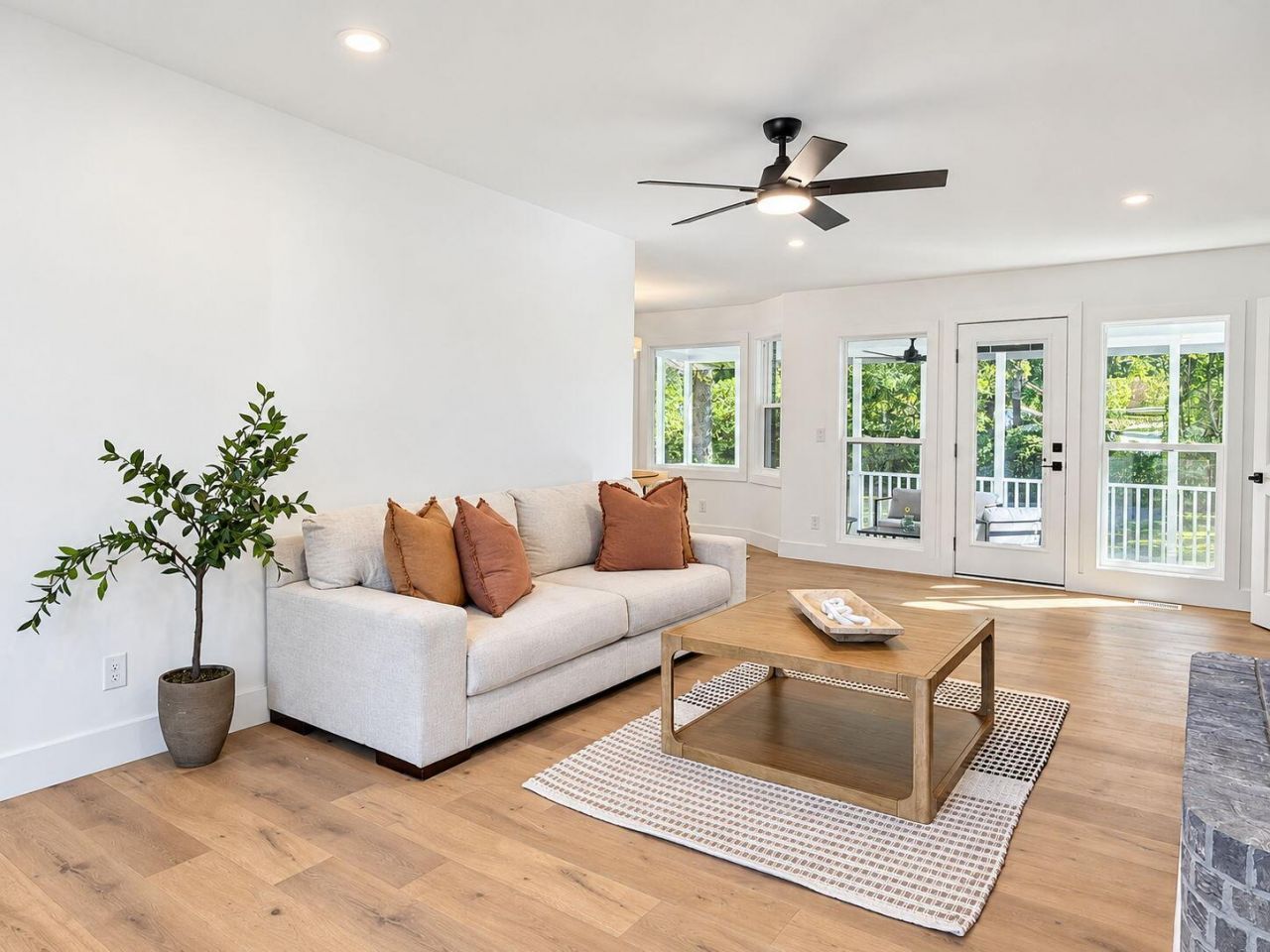 9 Sabina Court Photo 5