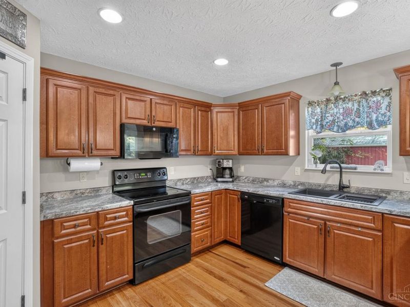 1046 Hayward Circle, Miami Township, OH 45150 Photo 10