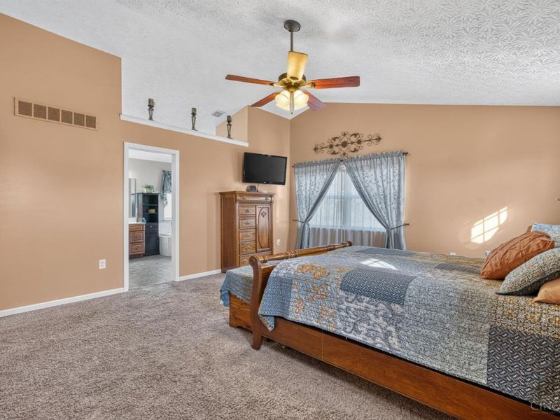 1046 Hayward Circle, Miami Township, OH 45150 Photo 18