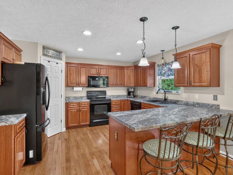 1046 Hayward Circle, Miami Township, OH 45150 Photo 8