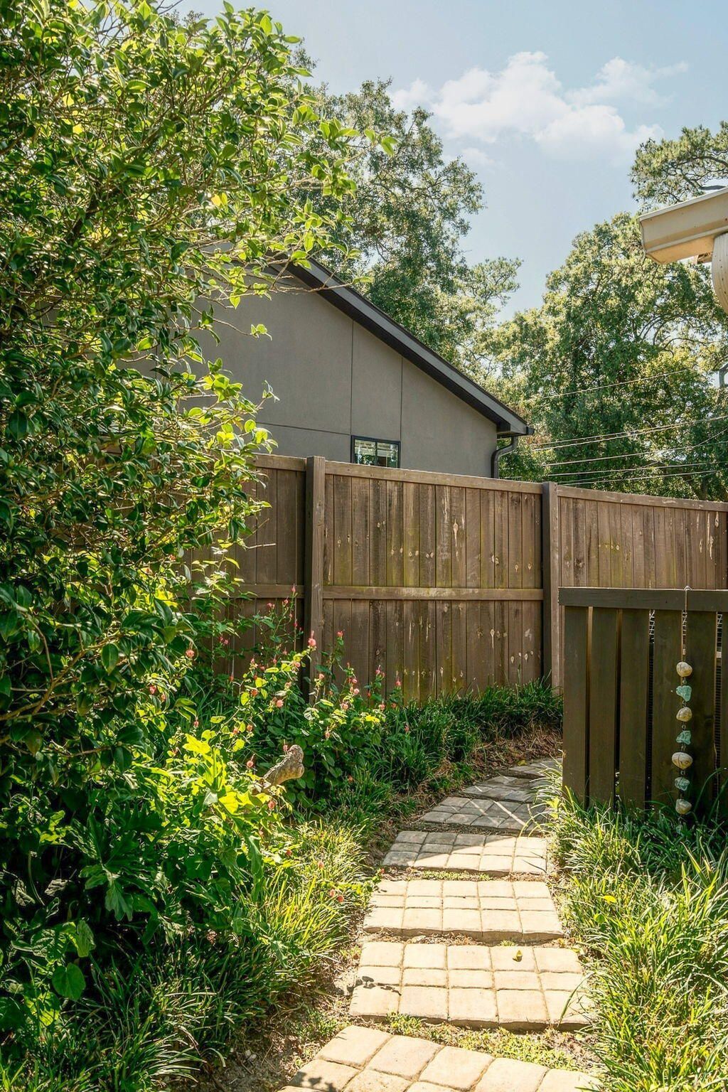 1157 South Boulevard Photo 52