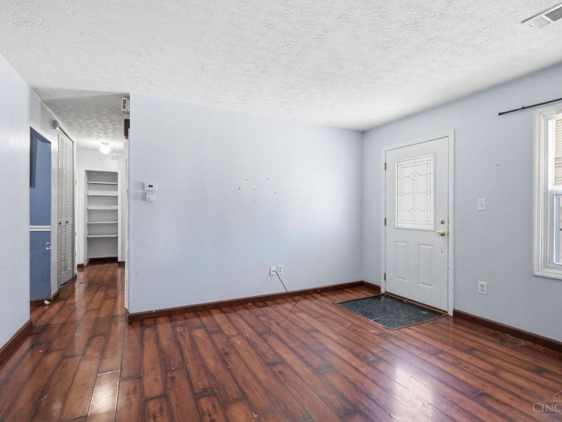 9896 Marino Drive, Cincinnati, OH 45251 Photo 6
