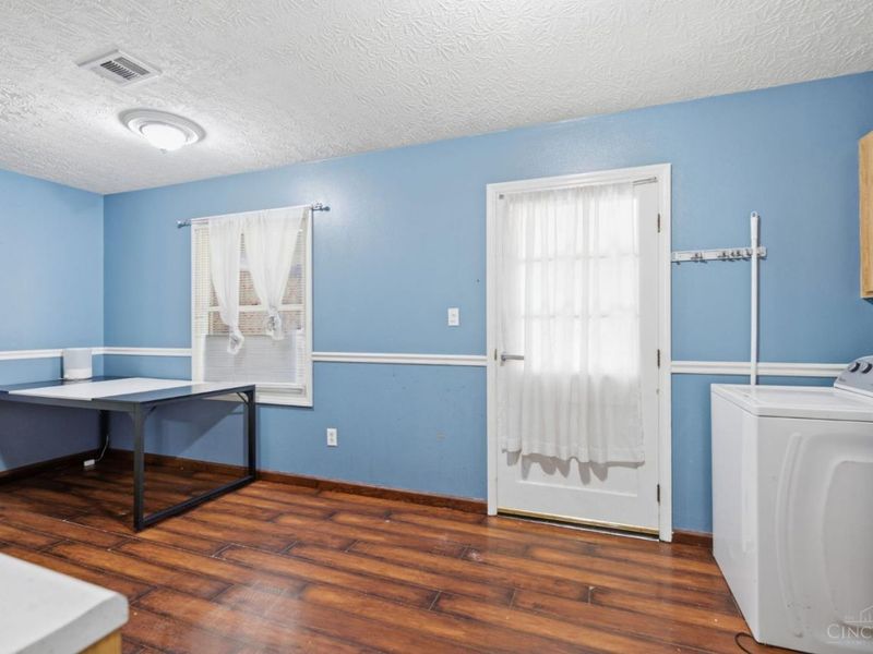 9896 Marino Drive, Cincinnati, OH 45251 Photo 8