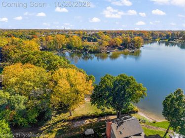 2321 Marwood Drive, Waterford Township, Mi 48328