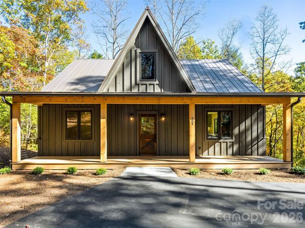 384 Green Hollow Lane, Brevard, NC 28712