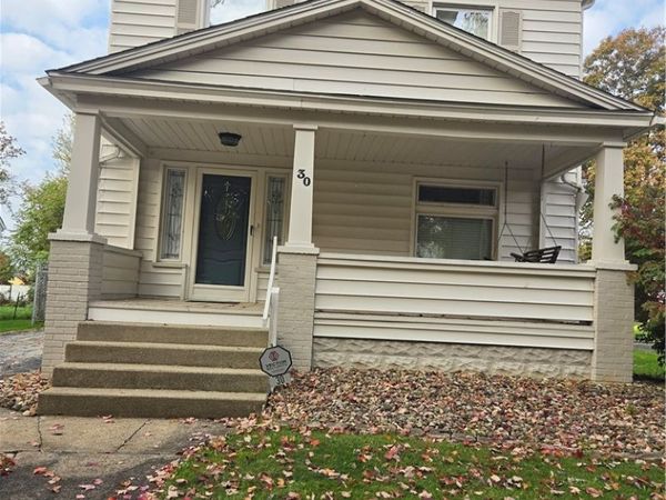 30 Regent Street, Campbell, OH 44405