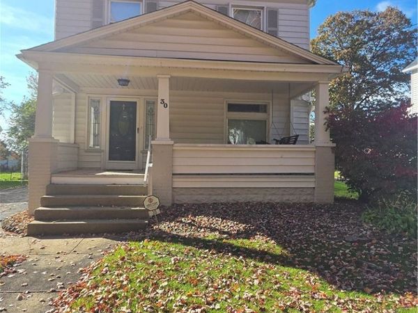 30 Regent Street, Campbell, OH 44405