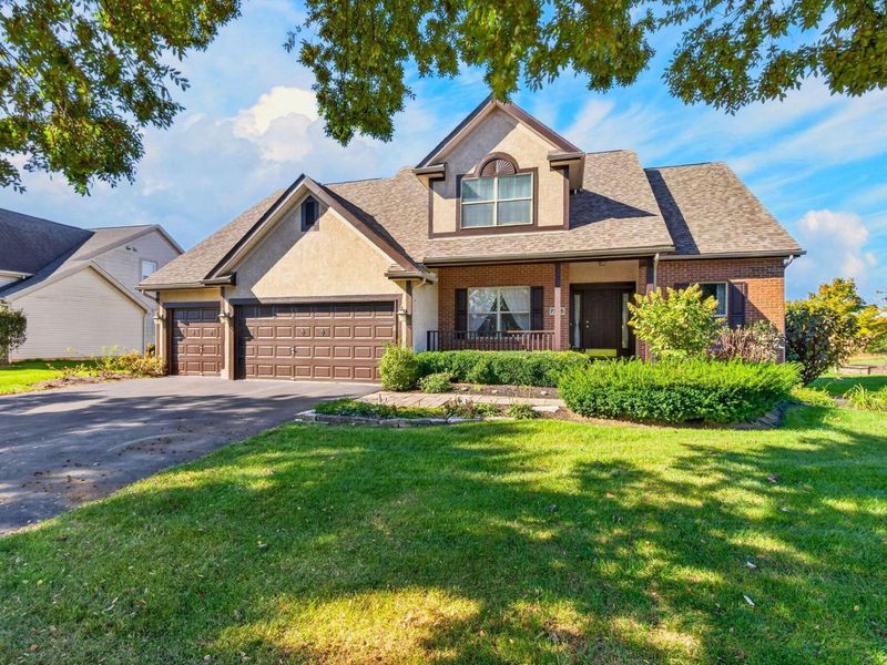 7215 Bromfield Drive , Canal Winchester, OH 43110 Photo 3
