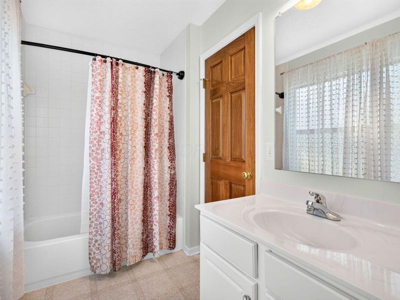 7215 Bromfield Drive , Canal Winchester, OH 43110 Photo 72