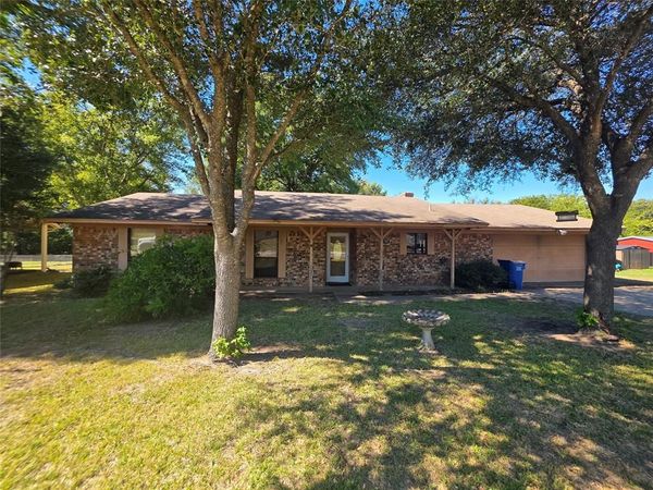 1707 Malibu Lane, Grand Saline, TX 75140