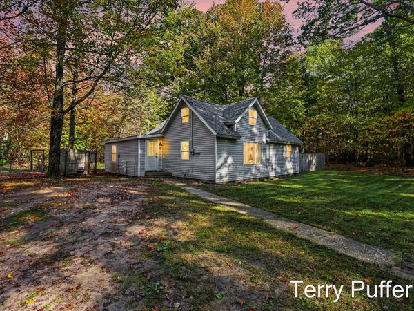 1466 N Scenic Drive, Muskegon, MI 49445