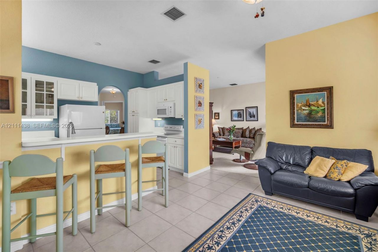 7921 E Exeter Blvd E , Unit 202, Tamarac, FL 33321 Photo