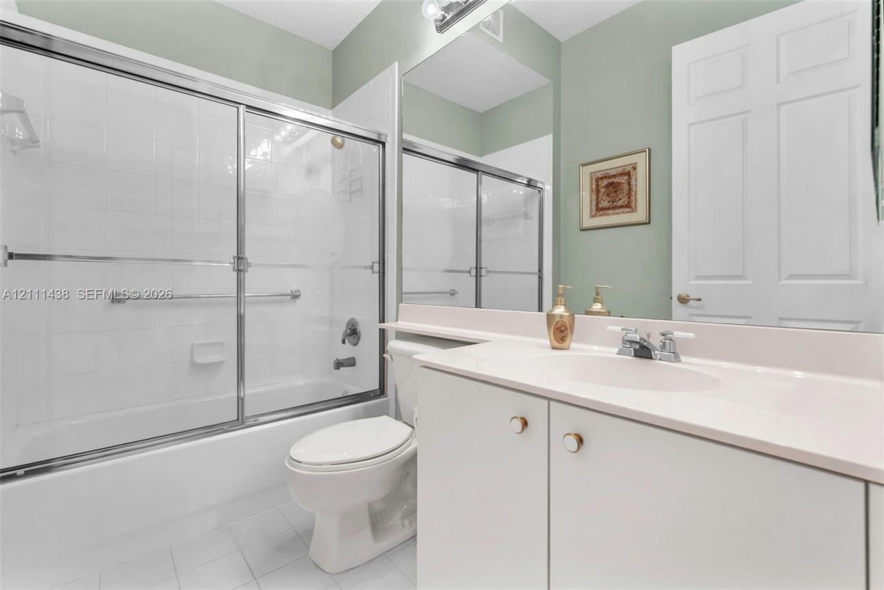 7921 E Exeter Blvd E , Unit 202, Tamarac, FL 33321 Photo