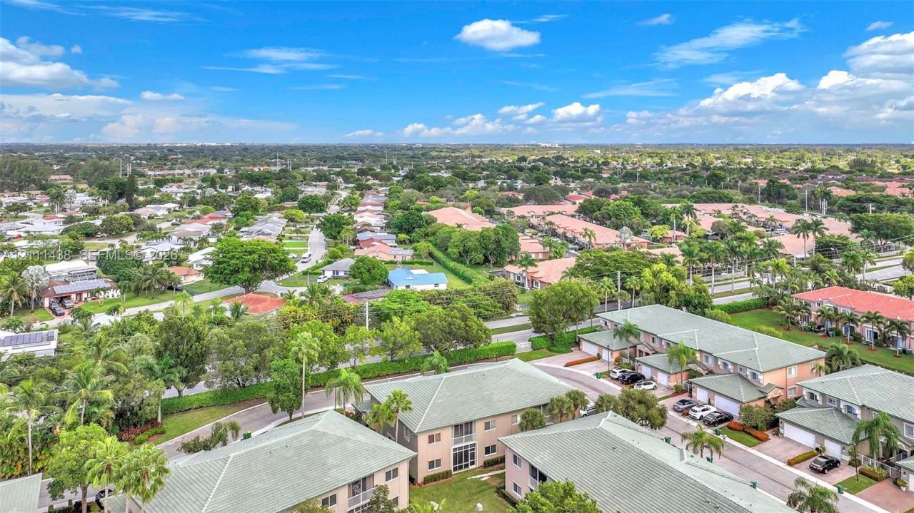 7921 E Exeter Blvd E , Unit 202, Tamarac, FL 33321 Photo