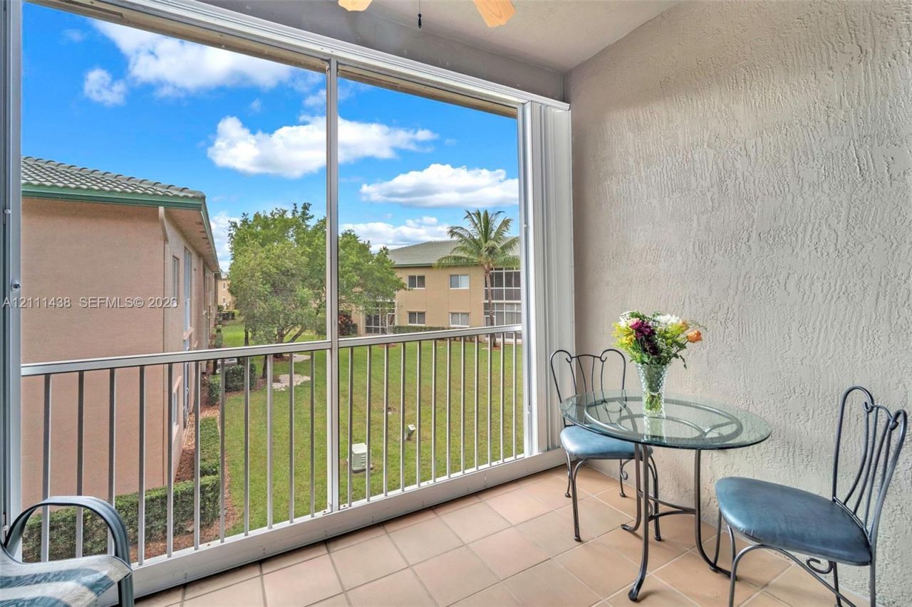 7921 E Exeter Blvd E , Unit 202, Tamarac, FL 33321 Photo