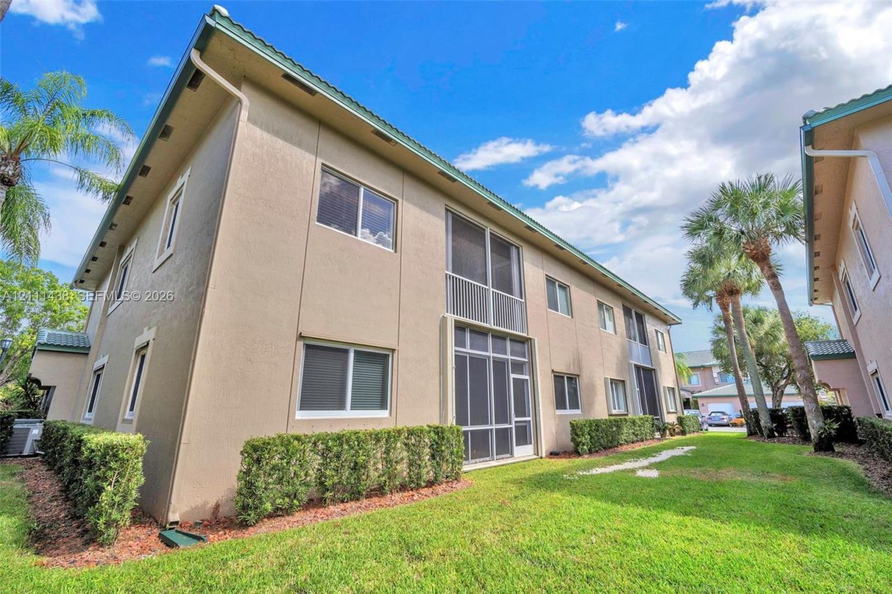 7921 E Exeter Blvd E , Unit 202, Tamarac, FL 33321 Photo