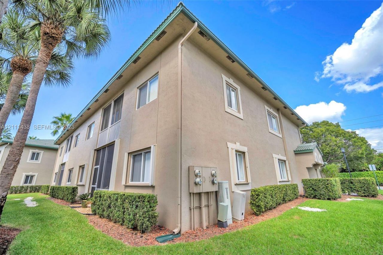 7921 E Exeter Blvd E , Unit 202, Tamarac, FL 33321 Photo