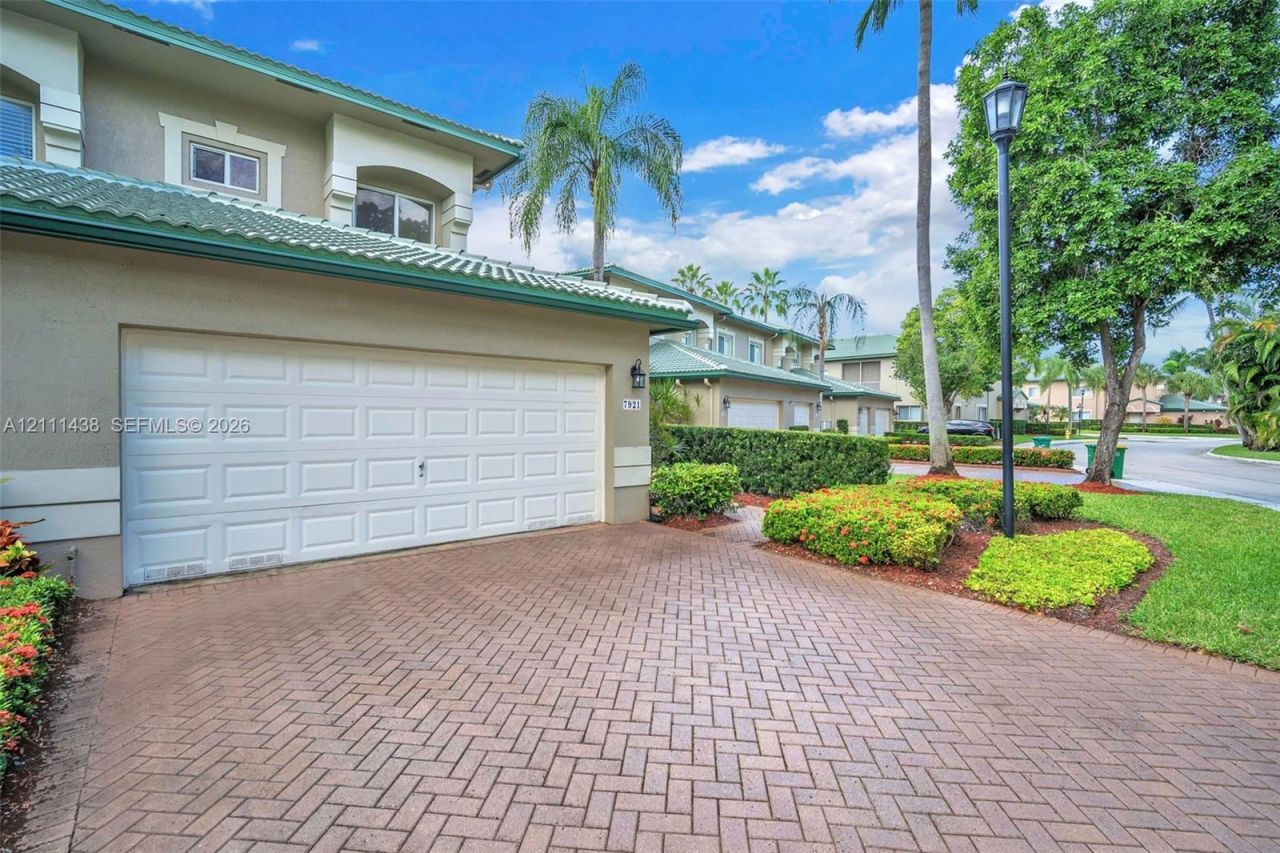 7921 E Exeter Blvd E , Unit 202, Tamarac, FL 33321 Photo