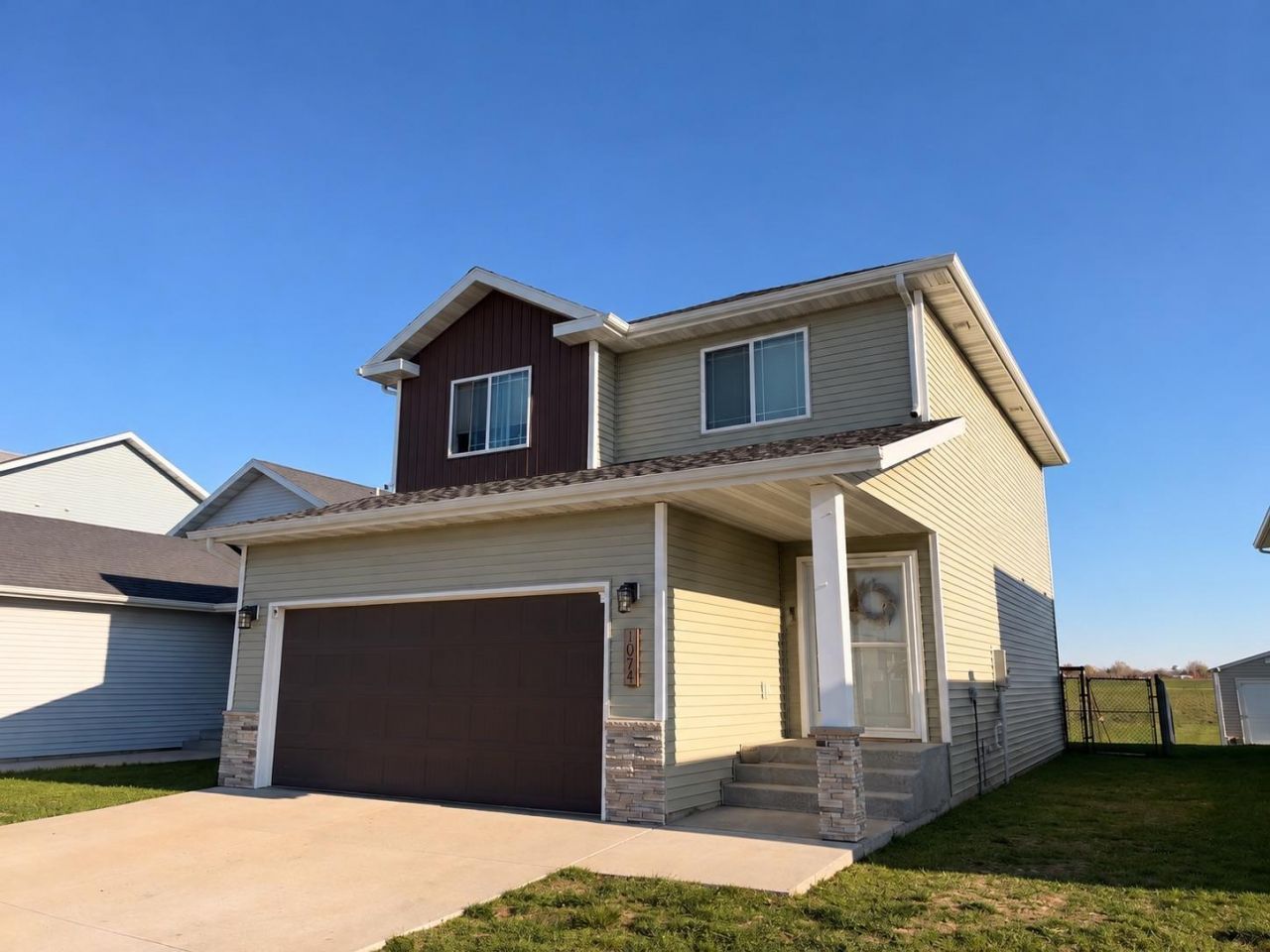 1074 Highland Lane W, West Fargo, ND 58078 Main Photo