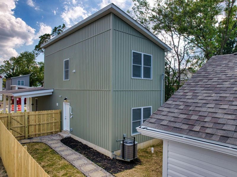 1646 Kohr Place, Columbus, OH 43211 Photo 9