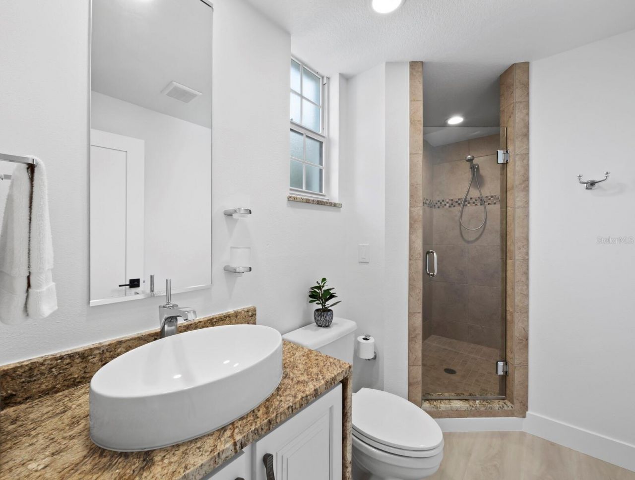 1260 Dolphin Bay Way, Unit 301, Sarasota, FL 34242 Photo