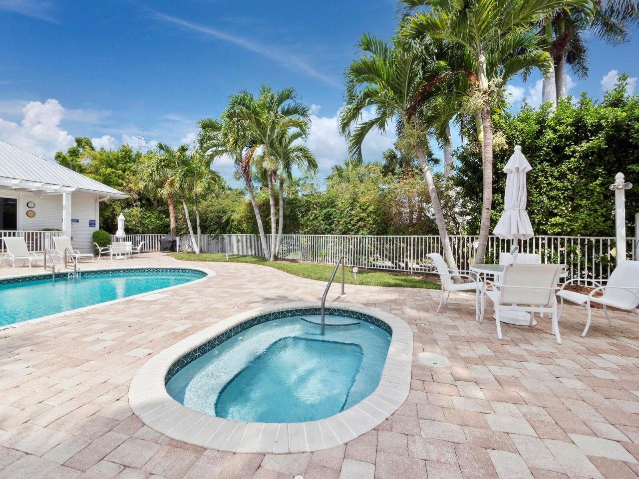 1260 Dolphin Bay Way, Unit 301, Sarasota, FL 34242 Photo