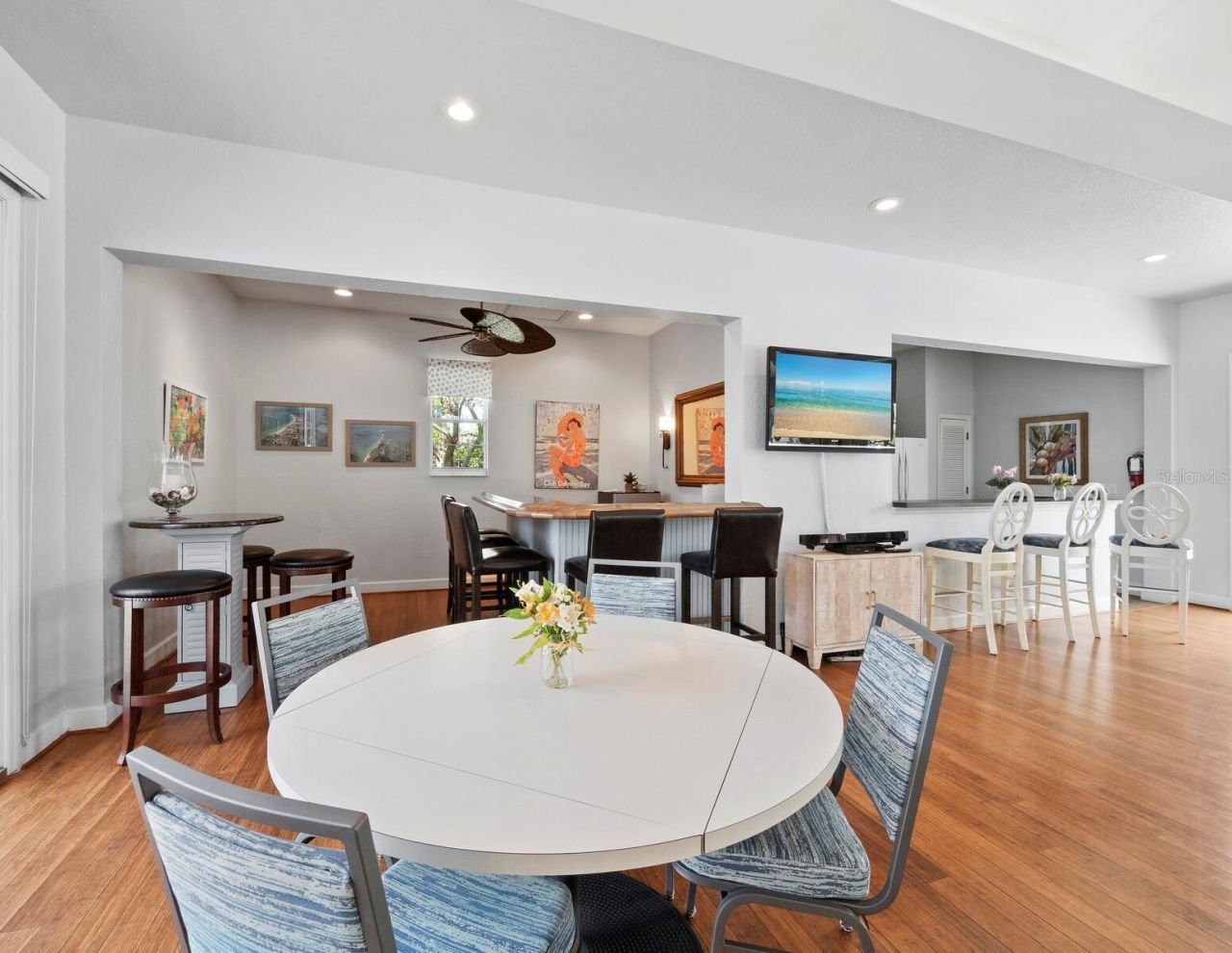 1260 Dolphin Bay Way, Unit 301, Sarasota, FL 34242 Photo