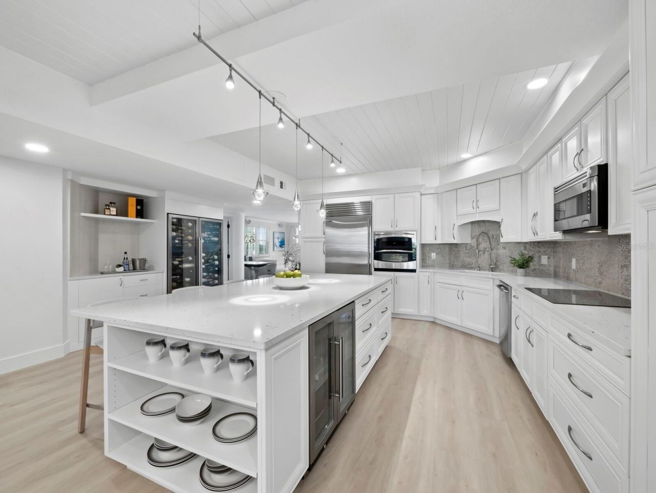 1260 Dolphin Bay Way, Unit 301, Sarasota, FL 34242 Photo