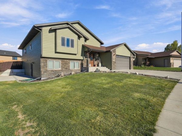 954 HAAKON ST, Rapid City, SD 57703