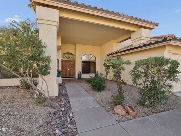 1047 W COAST Drive, Gilbert, AZ 85233