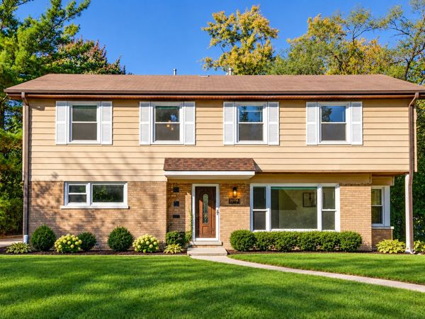 2272 Asbury Road , Northbrook, IL 60062