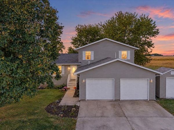 718 N Leona Lane , Forrest, IL 61741