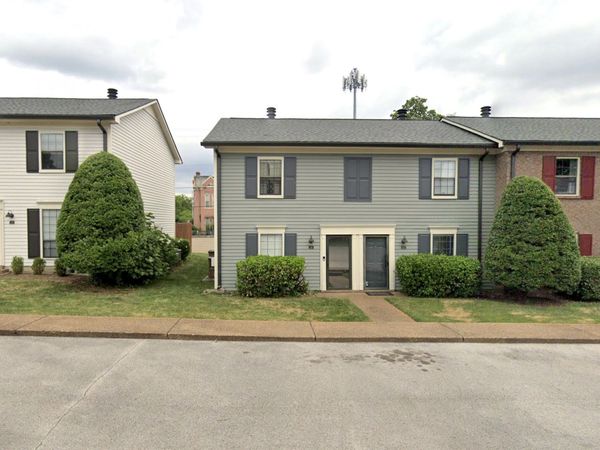 137 Academy Sq , Nashville, TN 37210
