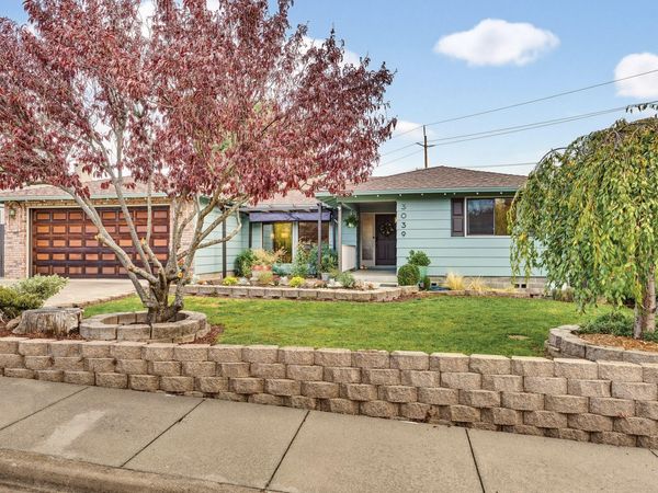 3039 Lazy Creek Drive, Medford, OR 97504