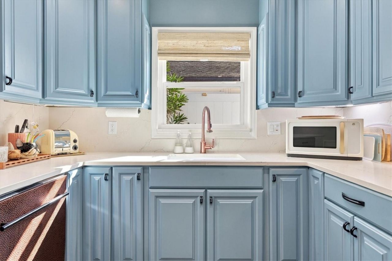 2557 Temple Street, Sarasota, FL 34239 Photo