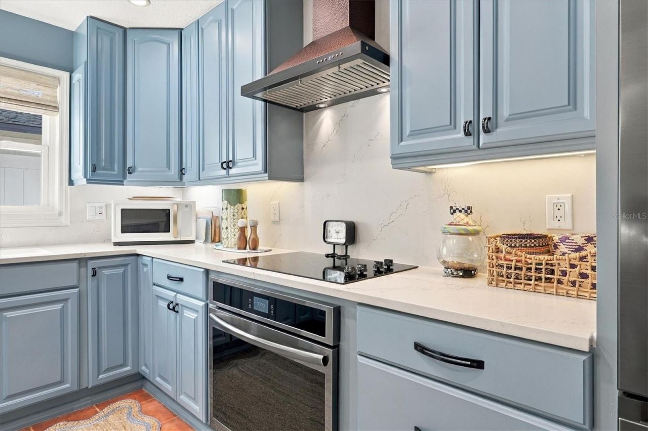 2557 Temple Street, Sarasota, FL 34239 Photo
