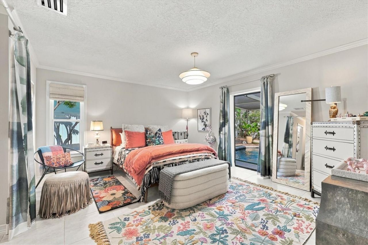 2557 Temple Street, Sarasota, FL 34239 Photo