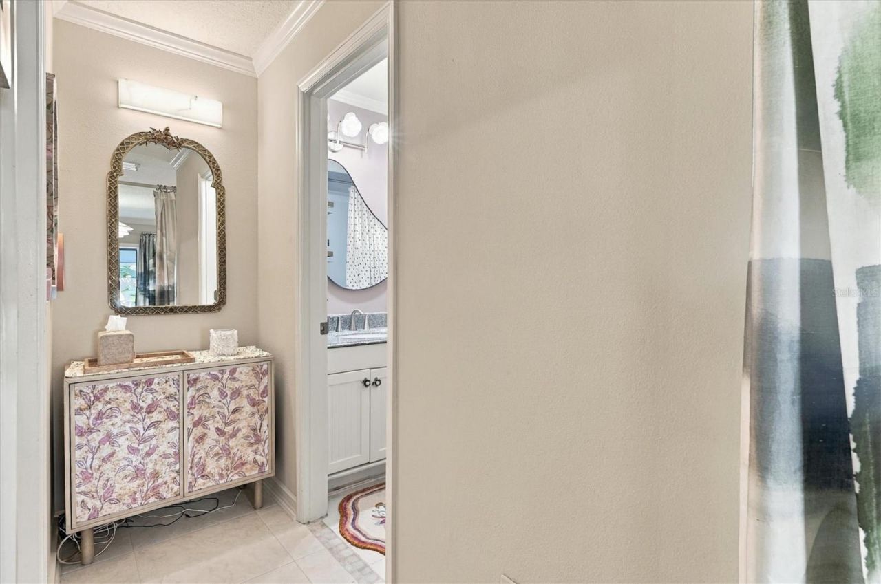 2557 Temple Street, Sarasota, FL 34239 Photo