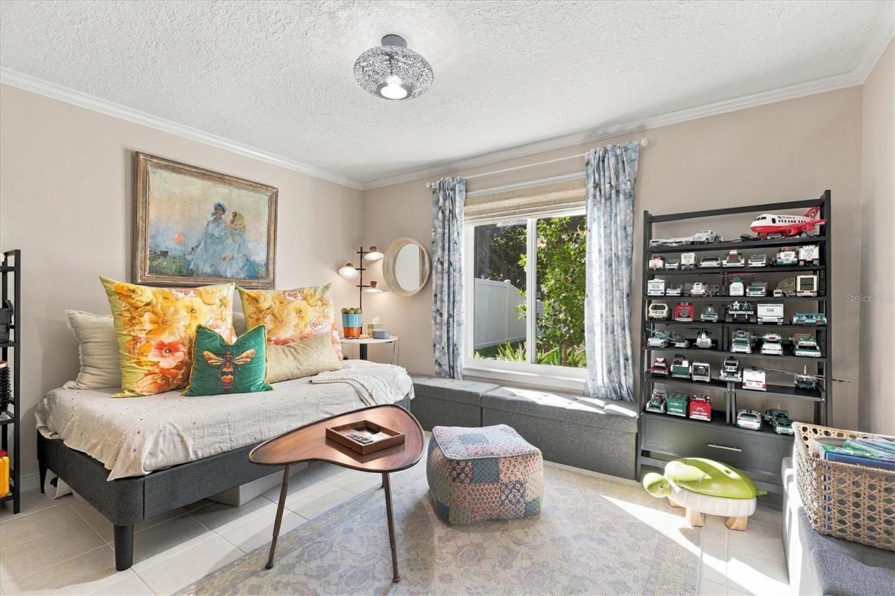 2557 Temple Street, Sarasota, FL 34239 Photo
