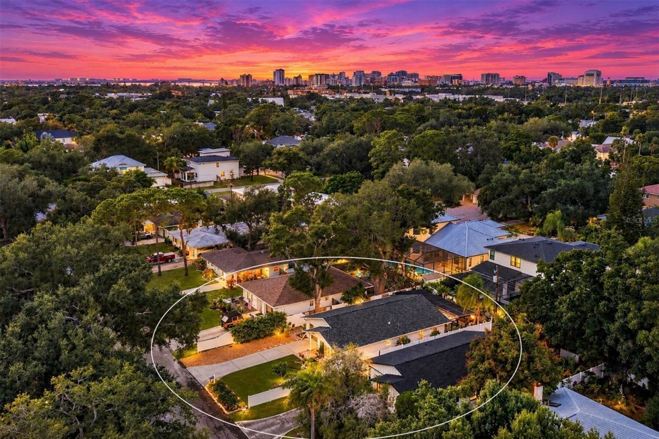 2557 Temple Street, Sarasota, FL 34239 Photo