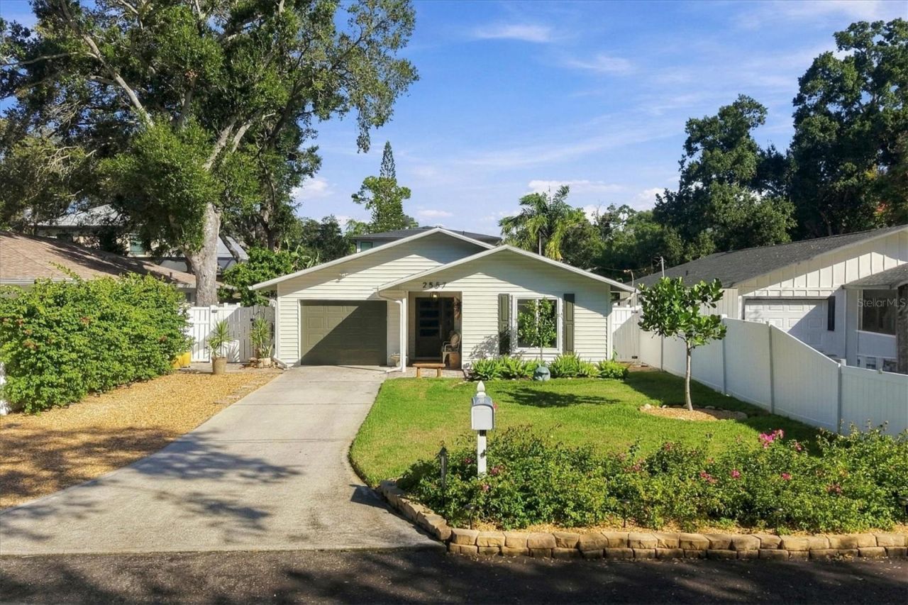 2557 Temple Street, Sarasota, FL 34239 Photo