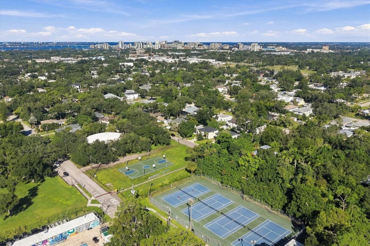 2557 Temple Street, Sarasota, FL 34239 Photo