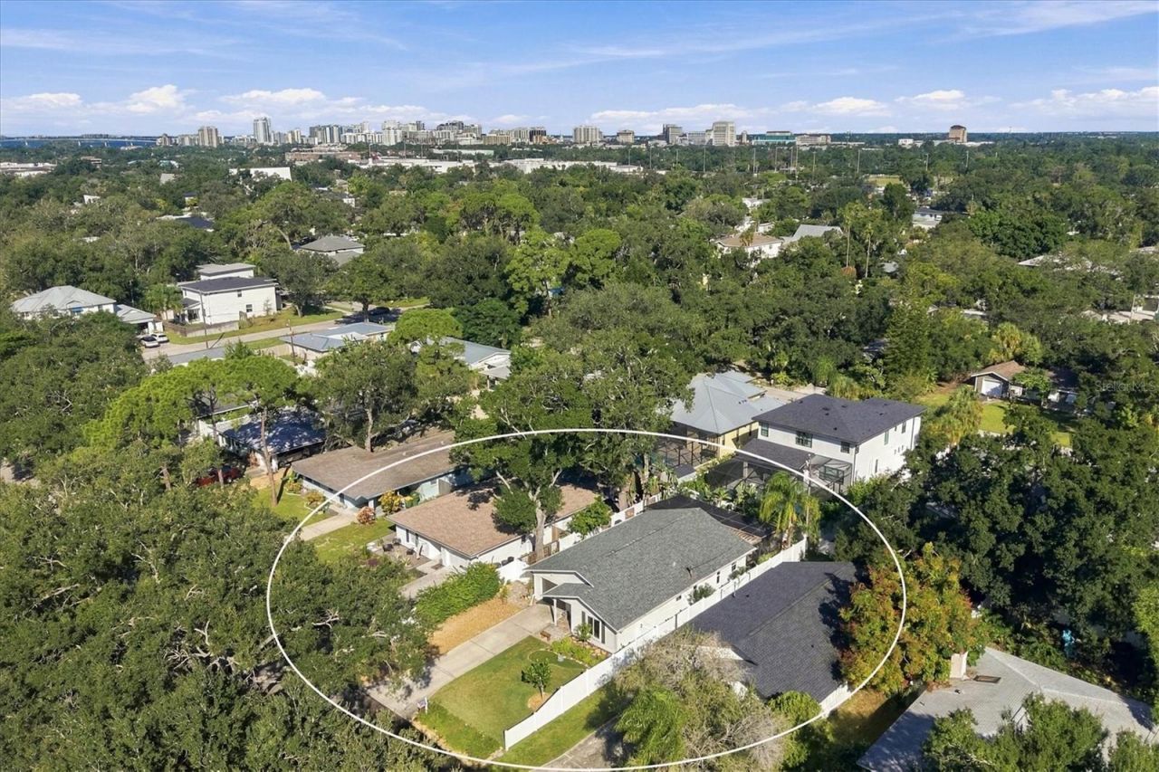 2557 Temple Street, Sarasota, FL 34239 Photo