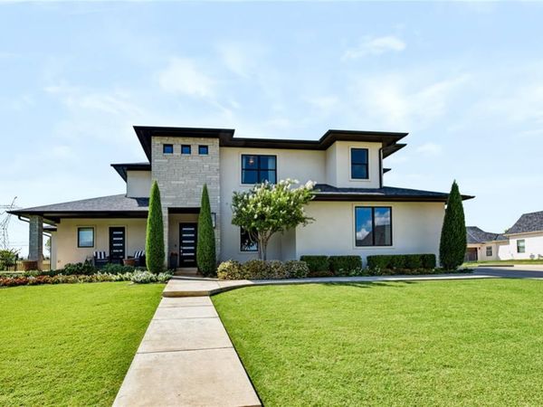 21485 S Sawtooth Circle, Edmond, OK 73012