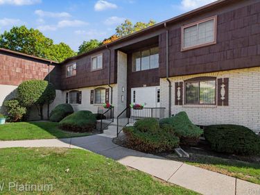29990 Wildbrook Drive , Unit 203, Southfield, Mi 48034