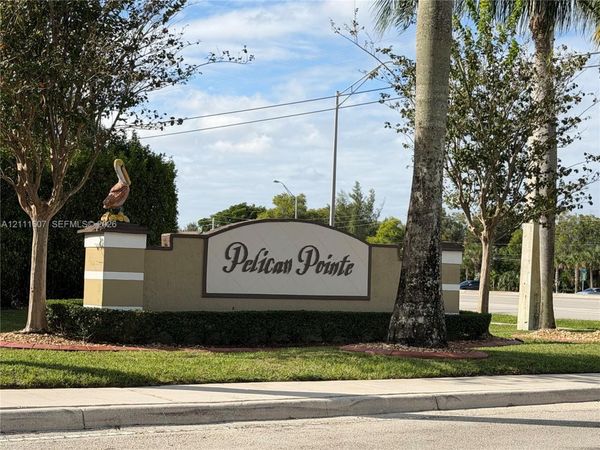 392 SW 122nd Ave , Pembroke Pines, FL 33025